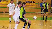 Futsalisté Delty Real (bílé dresy) v utkání s Chotěboří