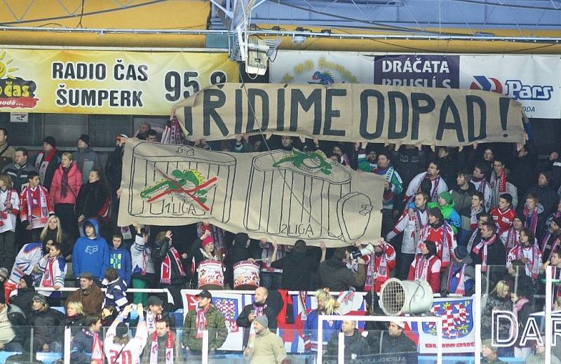 Olomoučtí fans během zápasu v Šumperku.