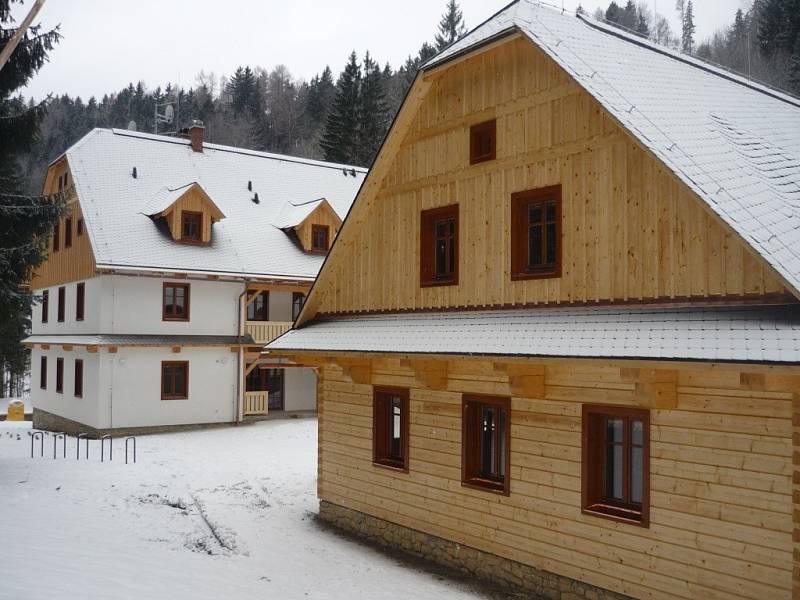 Nové budovy ve středisku ekologické výcghovy Švagrov.