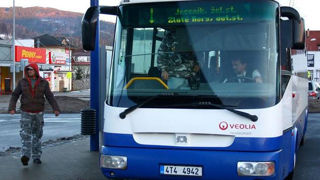 Autobus mezi Jeseníky a Beskydy končí - Šumperský a jesenický deník