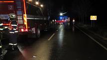 Srážka auta s autobusem mezi Lošticemi a Mohelnicí