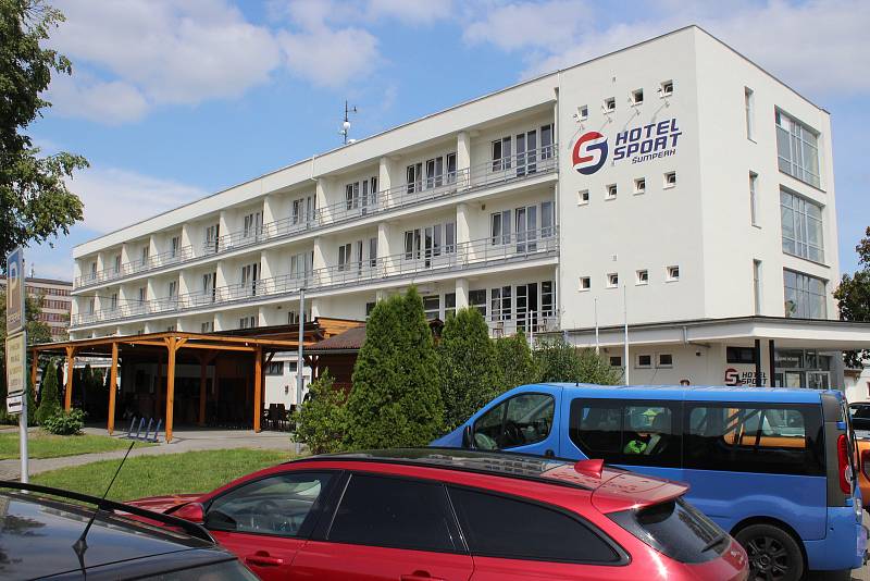 Hotel Sport v Šumperku má za sebou část rekonstrukce a znovu slouží veřejnosti.