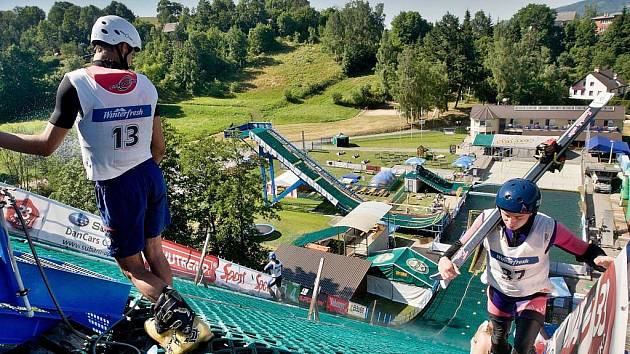 Pohled na Acrobat Park ve Štítech během závodů Světového poháru