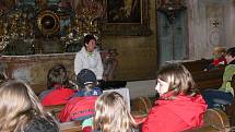 Netradiční vyučování školy z Velkých Losin se 21. dubna se odehrávalo na nádvoří i v zámeckých komnatách zdejšího renesančního zámku