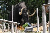 Dolní Moravě vévodí největší mamutí atrakce na světě.