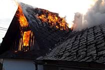 Požár hospodářského stavení v Klopině na Šumpersku, 19. 3. 2022