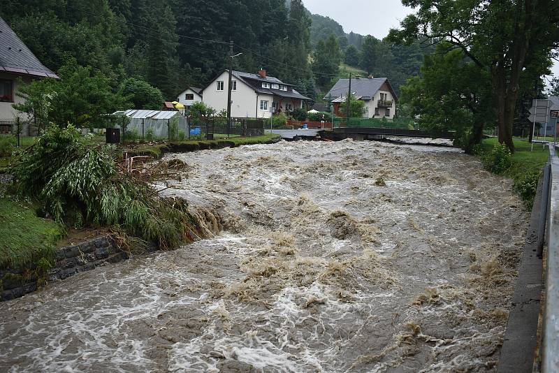 Následky bleskové povodně v Bělé pod Pradědem - horním Domašově.