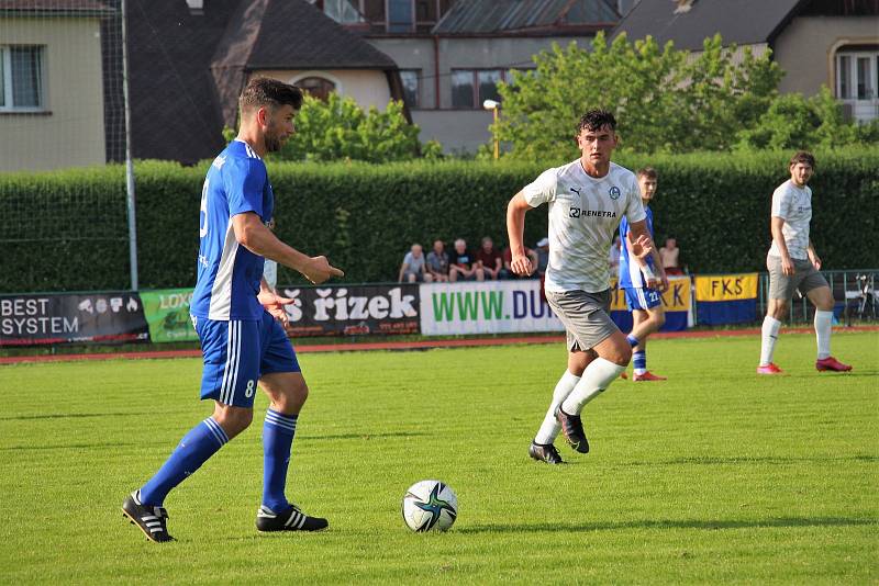 Fotbalisté Šumperku doma deklasovali Všechovice 8:1.