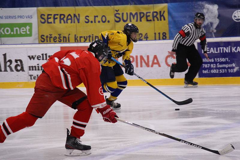 Krajské hokejové derby dorostu ovládl Šumperk. Ve čtvrtek doma porazil Olomouc 5:0.