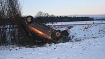 Ve dnech 12. a 13. ledna zasahovali policisté na Jesenicku u tří dopravních nehod. Všechny havárie měly společného jmenovatele – řidiči nepřizpůsobili rychlost na kluzké silnici.