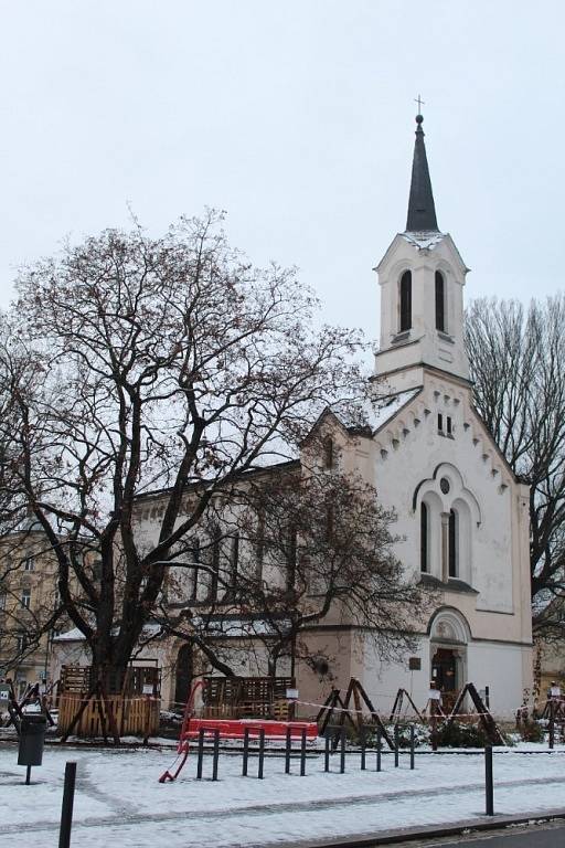 Děčín leží na okraji turisticky velmi atraktivní oblasti Českosaského Švýcarska.