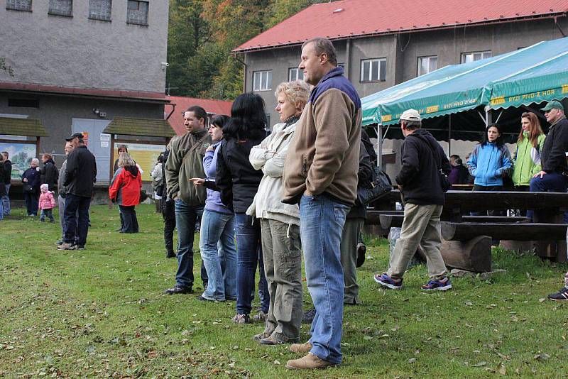 Výlov pivovarského rybníka v Hanušovicích v sobotu 15. října