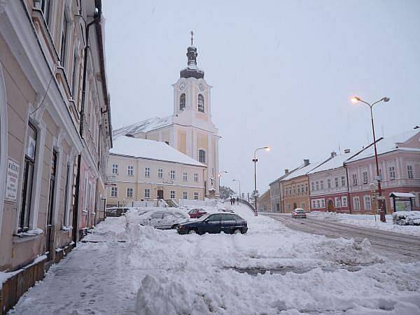 Pohled na náměstí ve Štítech v pátek 16. října dopoledne