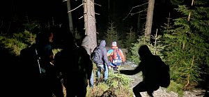 Čtveřici ztracených polských turistů se podařilo vypátrat záchranářům z Horské služby Jeseníky a dostat je do bezpečí.