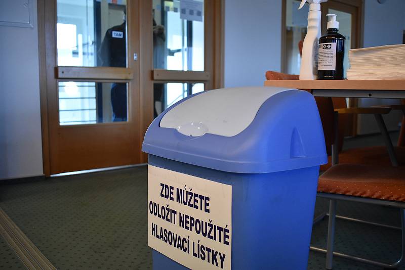 Druhé kolo prezidentských voleb. Volební místnost na úřadovně Městského úřadu v Šumperku na Jesenické ulici. Pátek 27. ledna 2023