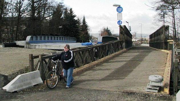Provizorní most přes Moravu u Postřelmova
