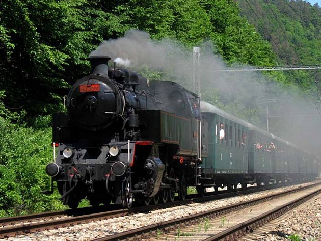 Turisty na pouť sveze historický vlak - Šumperský a jesenický deník
