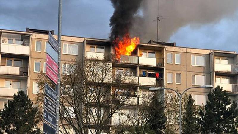 Požár bytu v panelovém domě v Čajkovského ulici v Šumperku.