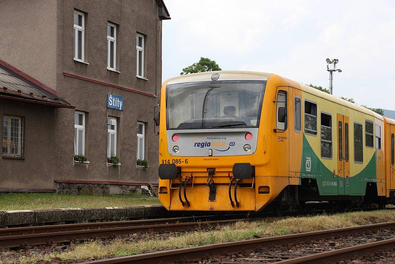 Štíty přijdou podruhé během deseti let o vlakové spojení.