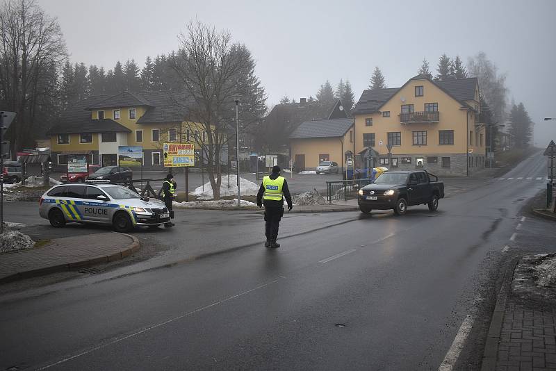 Policejní kontrola v pondělí 1. března ráno v Ostružné.