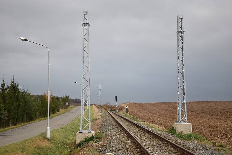 Elektrizace trati v úseku Šumperk - Uničov. Troubelice.