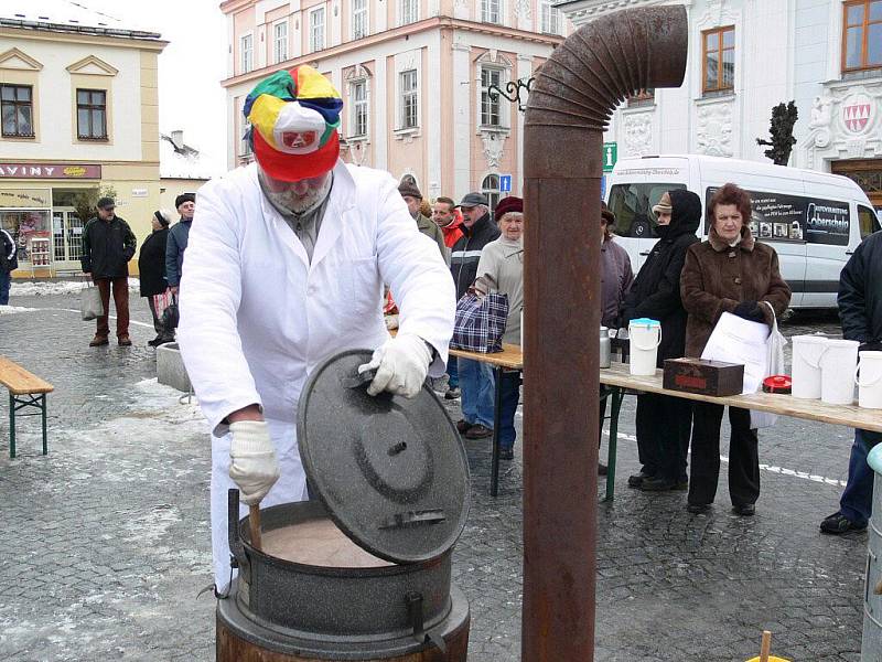 Tradiční cechovní zabijačka se konala v neděli 12. prosince na mohelnickém náměstí