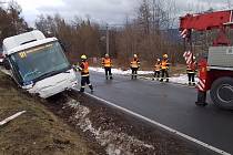 Nehoda autobusu mezi Písečnou a Supíkovicemi, 24. ledna 2024