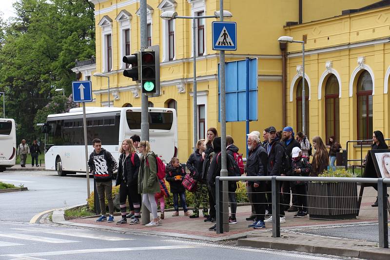 Na místě nádražního dvora a autobusového nádraží vznikne moderní dopravní terminál. Práce přiškrtí dopravu na frekventované Jesenické ulici.