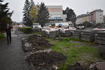Výstavba parkoviště za kulturním domem a rekonstrukce Postřelmovské ulice v Zábřehu, říjen 2022