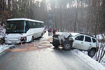 Nehoda mezi Bušínem a Janoušovem v sobotu 15. ledna 2022.
