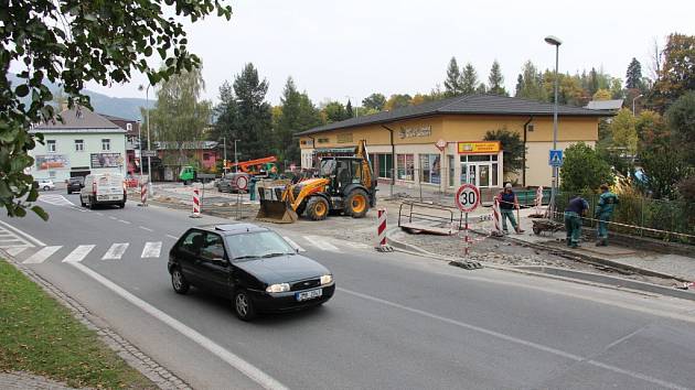 Parkoviště u podniku Yesenka v Jeseníku bude od půli listopadu sloužit veřejnosti.