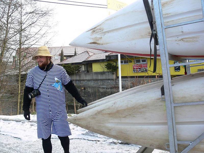 Vodáci sjížděli na Štěpána řeku Desnou