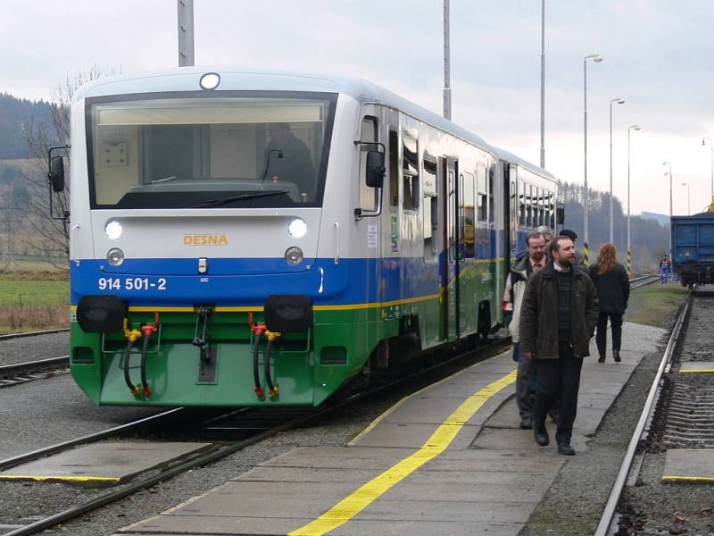 Včera se poprvé na trať mezi Šumperkem  a Kouty nad Desnou  vydala souprava Desná.  