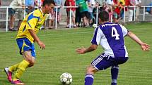 Mohelnice versus Zlín (žluté dresy) během pohárového utkání.