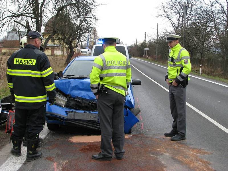 Hromadná nehoda se stala v pátek 25. listopadu před sedmou hodinou ranní v Šumperku pod Bludovským kopcem u odbočky na Bludoveček.