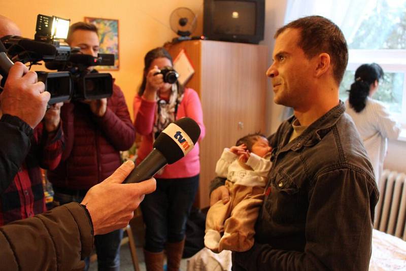 Otec prvního letošní novorozence v kraji Rostislav Zouhar
