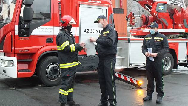 Slavnostní rozloučení s velitelem požární stanice Jeseník Pavlem Antošem.