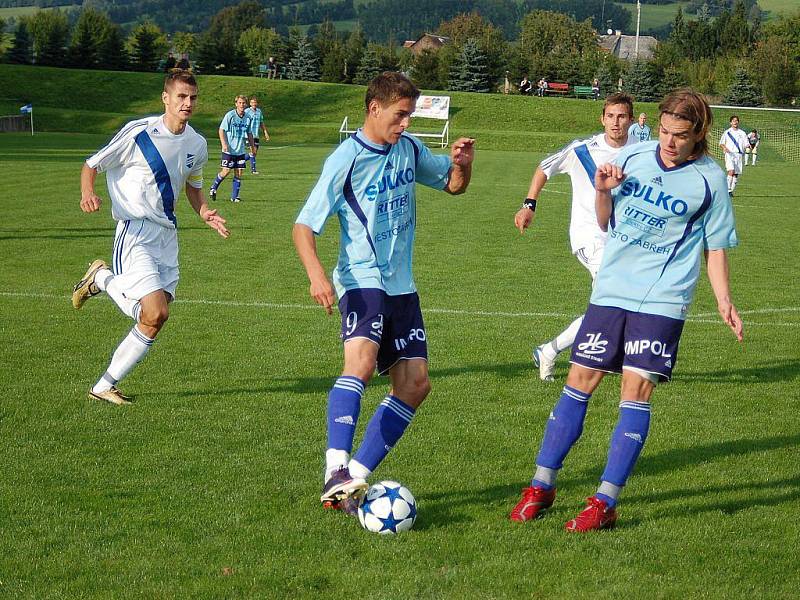 Zábřeh porazil na hřišti ve Velkých Losinách Frýdek-Místek (bílé dresy)