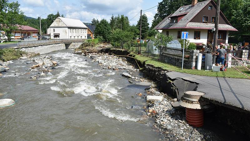 Bělá pod Pradědem - Horní Domašov. 19. července, den po bleskové povodni.