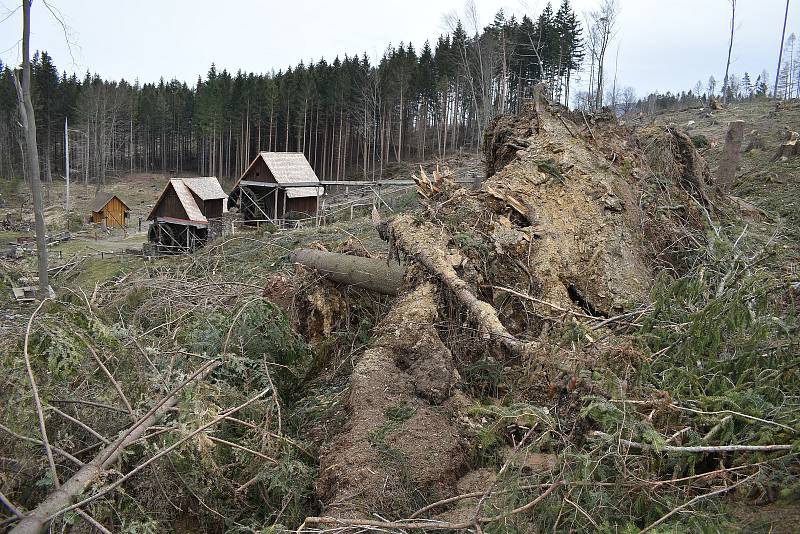 Zlatokopecký skanzen ve Zlatých Horách a jeho okolí v pondělí 29. března 2021.