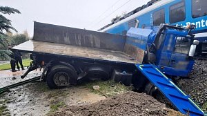 Srážka osobního vlaku s nákladním autem na přejezdu ve Vikýřovicích, 27. října 2023