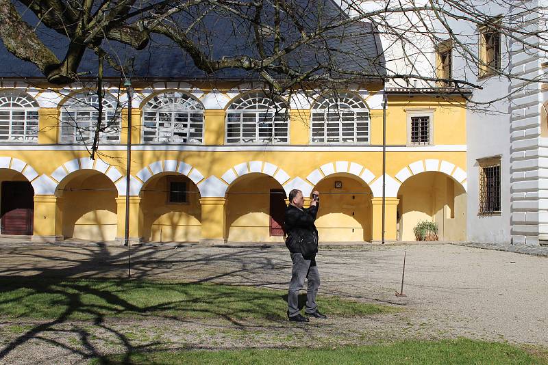 První den letošní turistické sezony na zámku ve Velkých Losinách, sobota 30. 3. 2019.