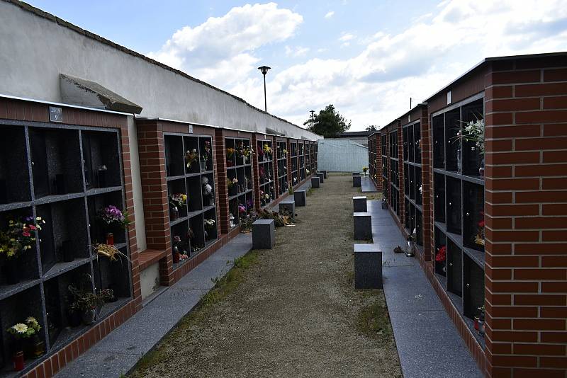 Městský hřbitov v Prostějově rozšiřuje počet urnových míst. 21.6. 2022