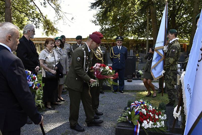 Generálmajor letectva in memoriam Josef Duda má od 9. srpna 2022 na prostějovském městském hřbitově svůj náhrobek.