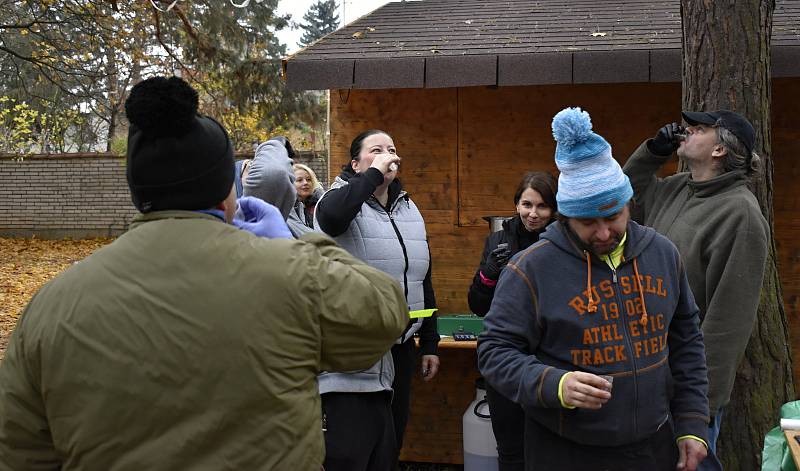 Zabíjačkové hody v prostějovském lesoparku Hloučela v bistru U Matesů, 13. 11. 2021