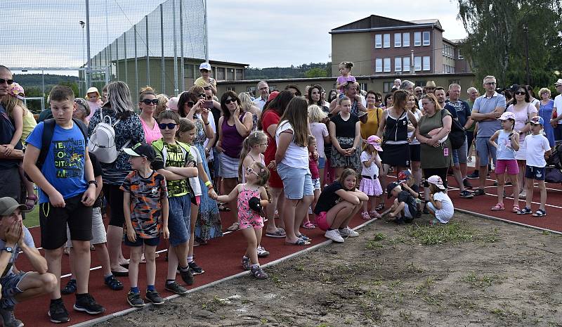 Určice slavily otevření nového multifunkčního hřiště. 24.6. 2022