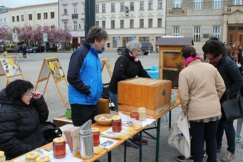 Den Země s ekojarmarkem na náměstí TGM v Prostějově