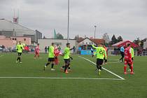 Fotbalisté Prostějova (v zeleném) porazili Pardubice 3:1.