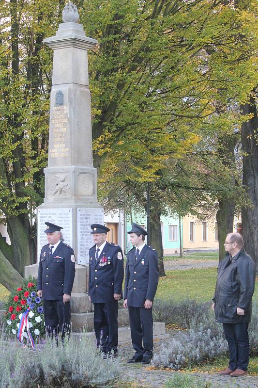 Slavnostní kladení věnce v předvečer 28. října 2017 - Němčice nad Hanou