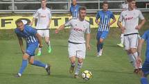 Fotbalisté Prostějova (v modrém) oslavili postup do druhé ligy výhrou 4:2 nad HFK Olomouc.